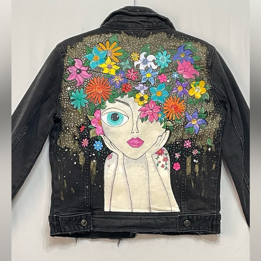 S O L D❗️❗️❗️Black denim jacket. New!!! intervened with DIY design Brand ZARA.